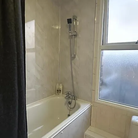 Beautiful Studio Apartment No4 Forest Road London Exterior photo