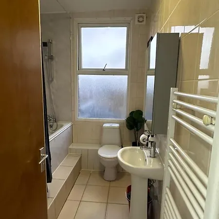 Beautiful Studio Apartment No4 Forest Road London Exterior photo